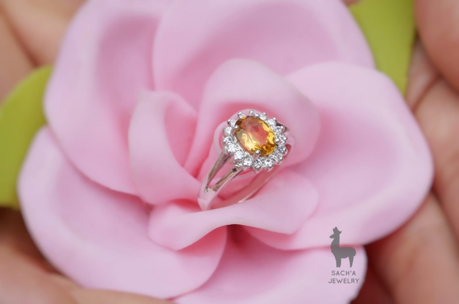 Anillo Lady Di en Plata 950 con Citrino & Topacios Blancos - Imagen 2