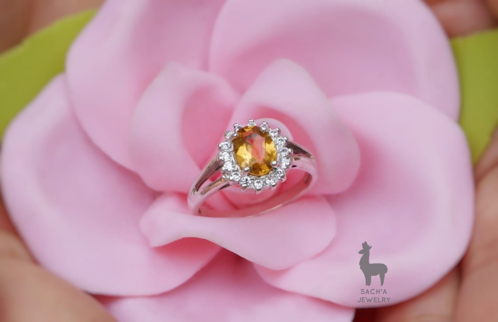 Anillo Lady Di en Plata 950 con Citrino & Topacios Blancos