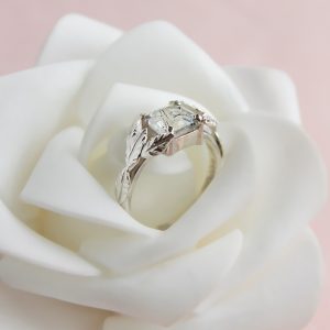 Anillo en Plata 950 con Cuarzo Turmalinado