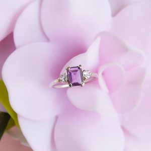 Anillo en Plata 950 con Amatista y Topacios Blancos