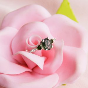 Anillo en Plata 950 con Ágata Musgo, Turmalinas Verdes & Topacios Blancos