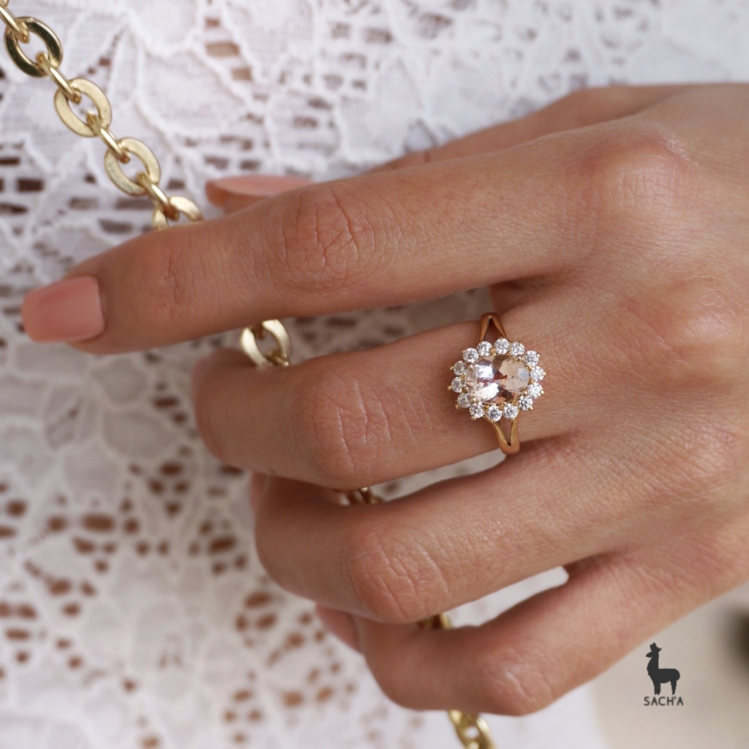 Anillo Lady Di en Oro 18k con Morganita & Topacios blancos - Imagen 6