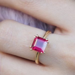 Anillo Red Heart en Oro 18k con Rubí
