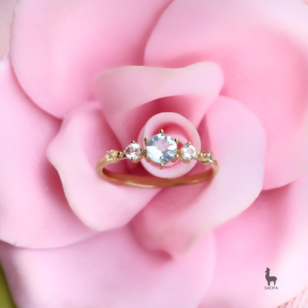 Anillo Oro 18k con Aguamarina Natural & Topacios Blancos - Imagen 3