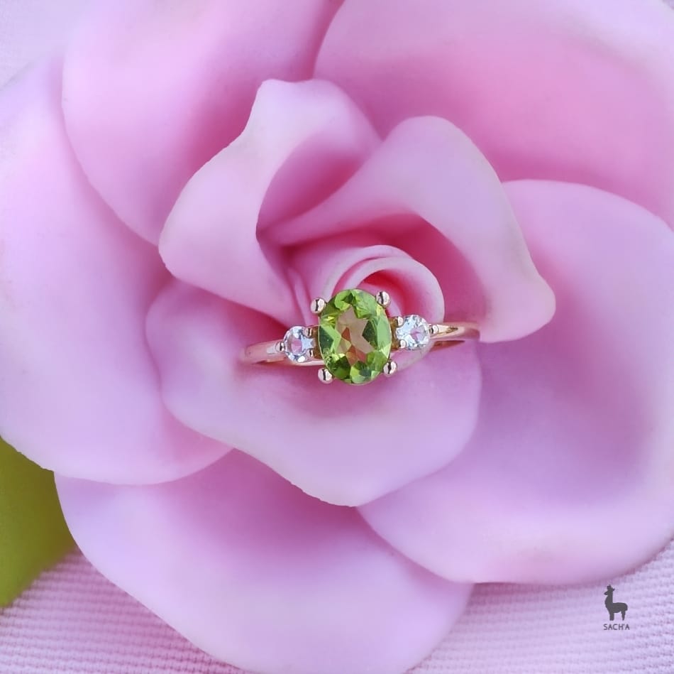 Anillo de Peridoto & Topacios Blancos en Oro 18k