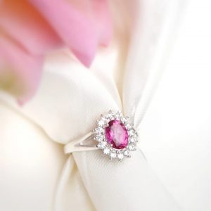 anillo-dia-rosa-hecho-en-plata-950-topacio-rosa-y-topacios-blancos