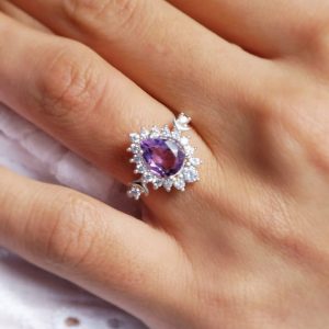 Anillo de Plata 950 con Amatista & Topacios Blancos Naturales