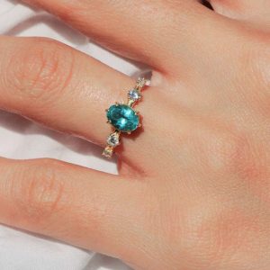 anillo-sky-aruba-con-apatita-paraiba-diamantes