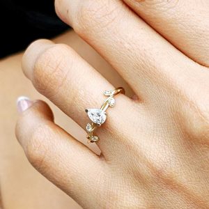 anillo-forest-leaves-pear